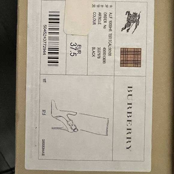 Stunning Authentic Burberry black leather tall boots - Picture 3 of 14